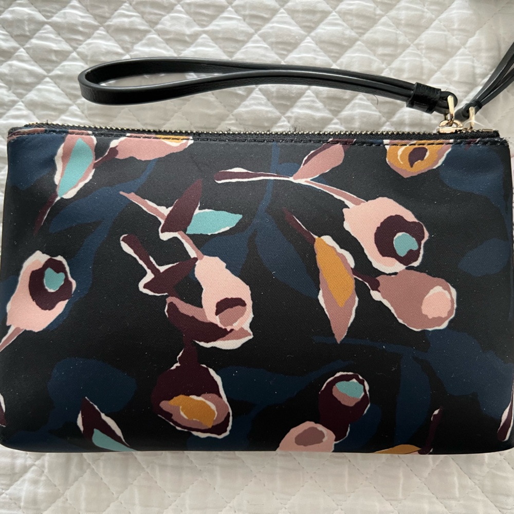 NWT’s Kate Spade Dawn Paper Rose Medium Double Zip Wristlet